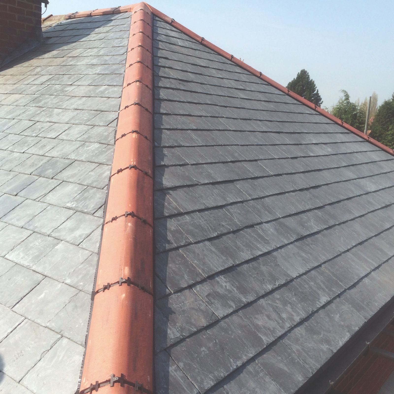 New slate roof with red ridge tiles by Rightway Roofing and Driveways